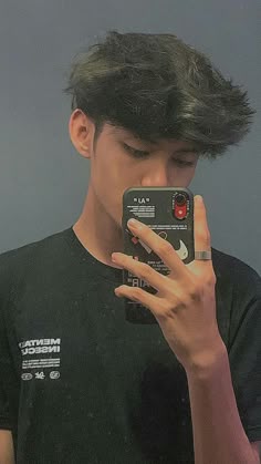 <em>Sebastian B.</em>